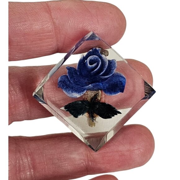 Clear Lucite Reverse Carved Square Blue Rose Brooch Pin L130 - Picture 2 of 9